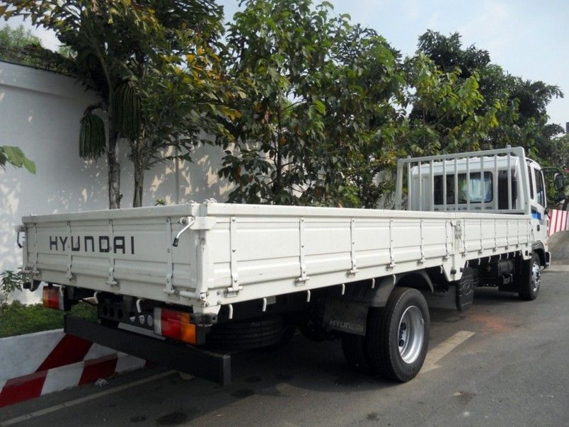 Xe tải hyundai 5t, Hyundai nhập khẩu 5t, hyundai hd120 5 tấn thùng dài 6m2, 7m4