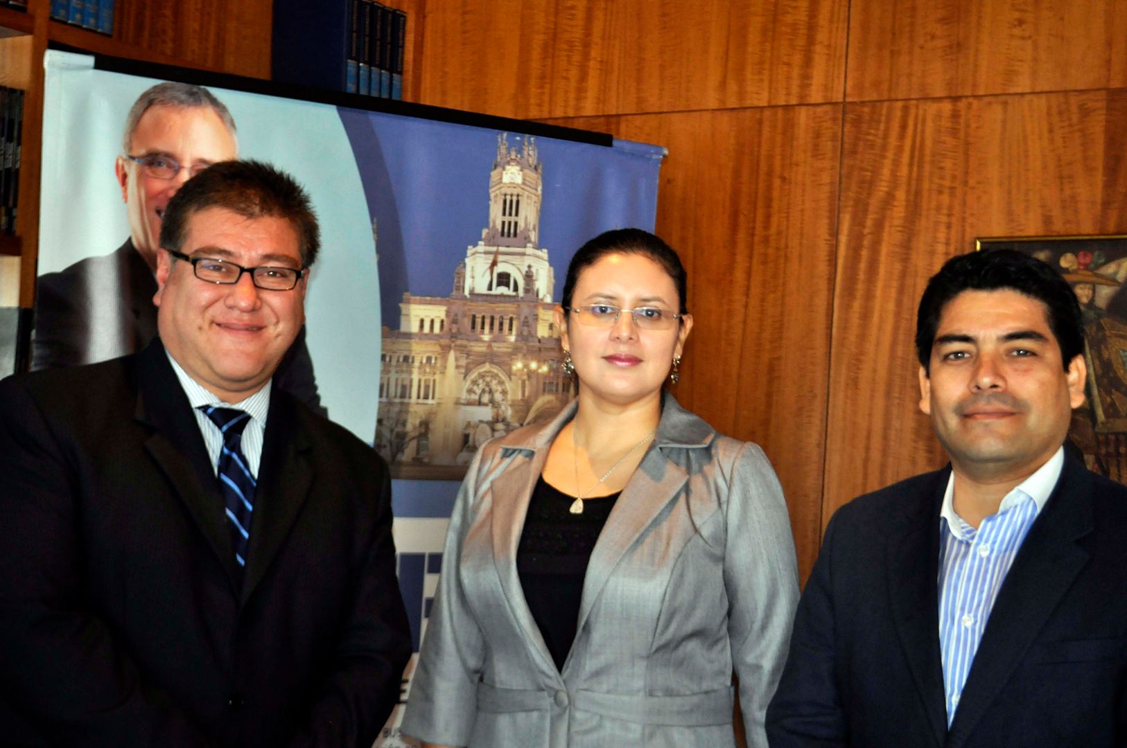 Profesor O’Brien, Rocío Paredes y Juan Muñoz. Desayuno Empresarial de Centrum