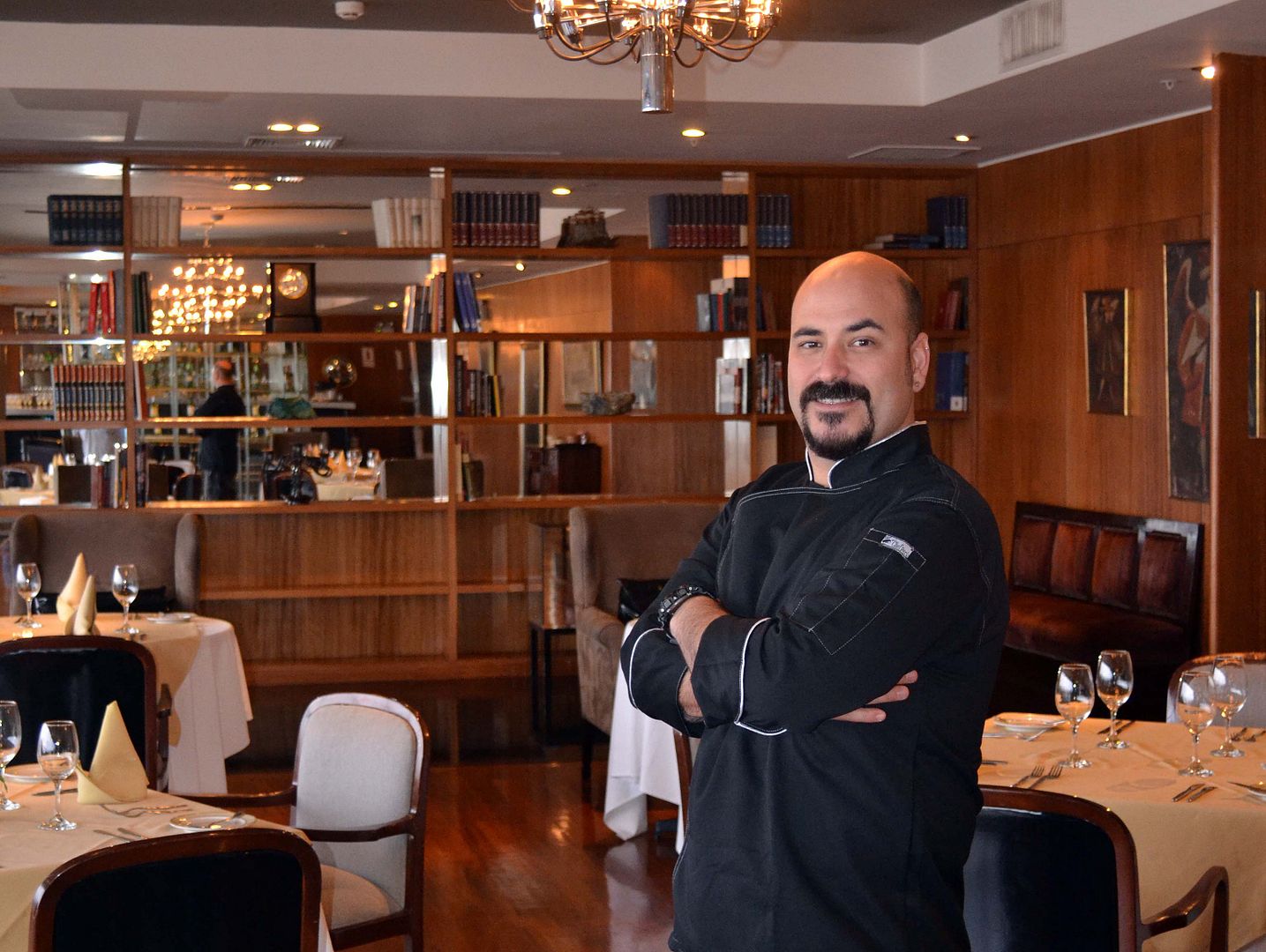 Nuevos sabores en el Club de la Banca Experimentado e innovador chef Carlos Urquieta Loof