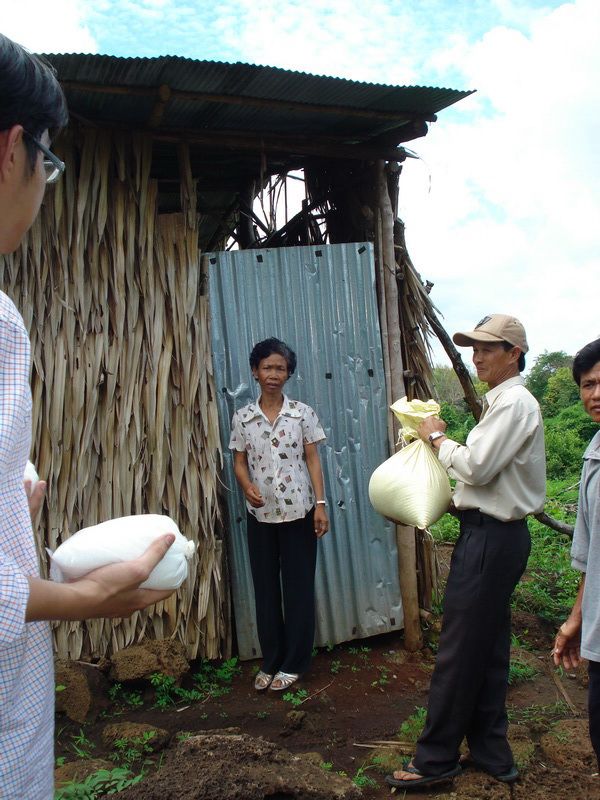 [Doves Club] Tiếp sức đến trường cho học sinh nghèo vùng xa - 4