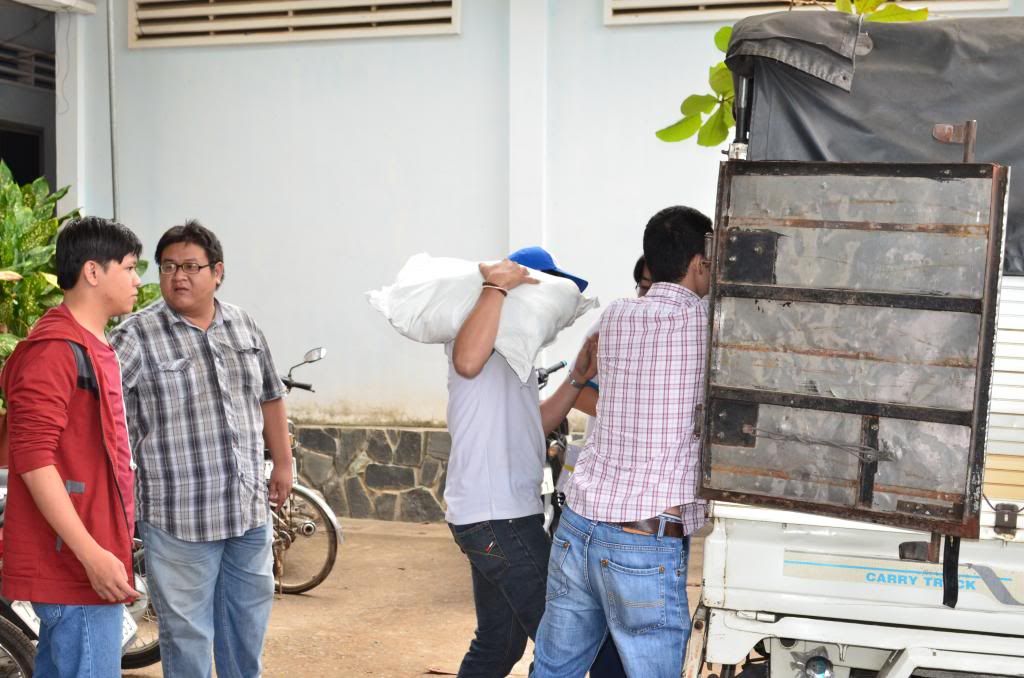 [Doves Club] Tặng Quà Tết Cho Các Gia Đình Neo Đơn và Khó Khăn tại Bến Tre (05/01/14) - 3