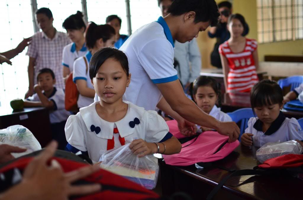 [Doves Club] Tặng Quà Tết Cho Các Gia Đình Neo Đơn và Khó Khăn tại Bến Tre (05/01/14) - 11