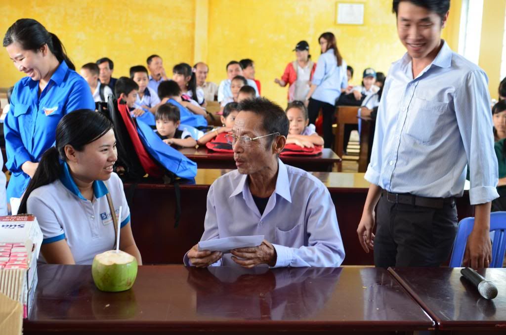 [Doves Club] Tặng Quà Tết Cho Các Gia Đình Neo Đơn và Khó Khăn tại Bến Tre (05/01/14) - 13