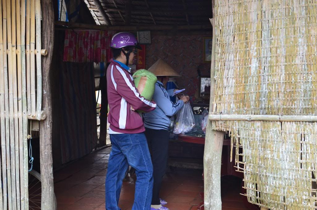 [Doves Club] Tặng Quà Tết Cho Các Gia Đình Neo Đơn và Khó Khăn tại Bến Tre (05/01/14) - 14