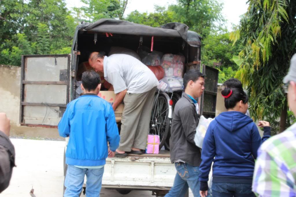 [Doves Club] Tiếp sức đến trường cho học sinh nghèo vùng xa - 11