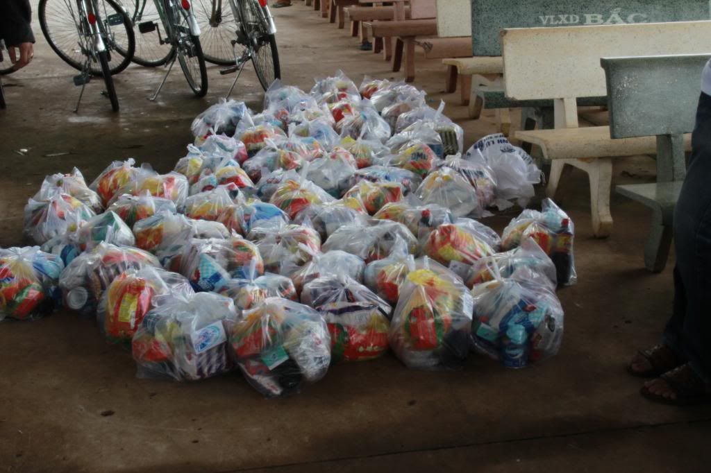 [Doves Club] Tiếp sức đến trường cho học sinh nghèo vùng xa - 7