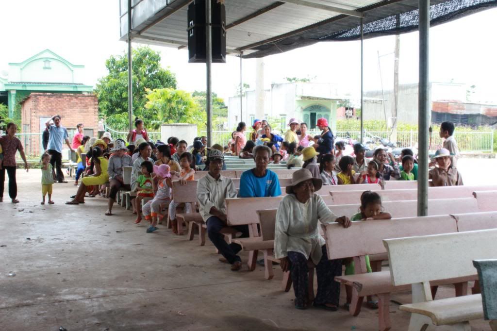 [Doves Club] Tiếp sức đến trường cho học sinh nghèo vùng xa - 20