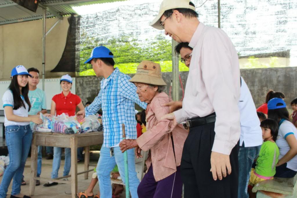 [Doves Club] Tiếp sức đến trường cho học sinh nghèo vùng xa - 26