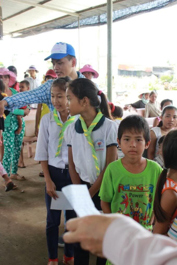 [Doves Club] Tiếp sức đến trường cho học sinh nghèo vùng xa - 2