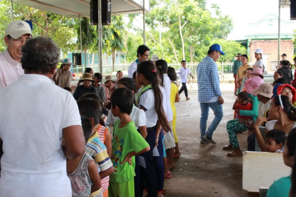 [Doves Club] Tiếp sức đến trường cho học sinh nghèo vùng xa - 3