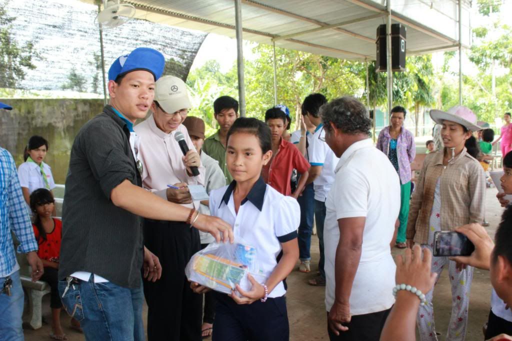 [Doves Club] Tiếp sức đến trường cho học sinh nghèo vùng xa - 10