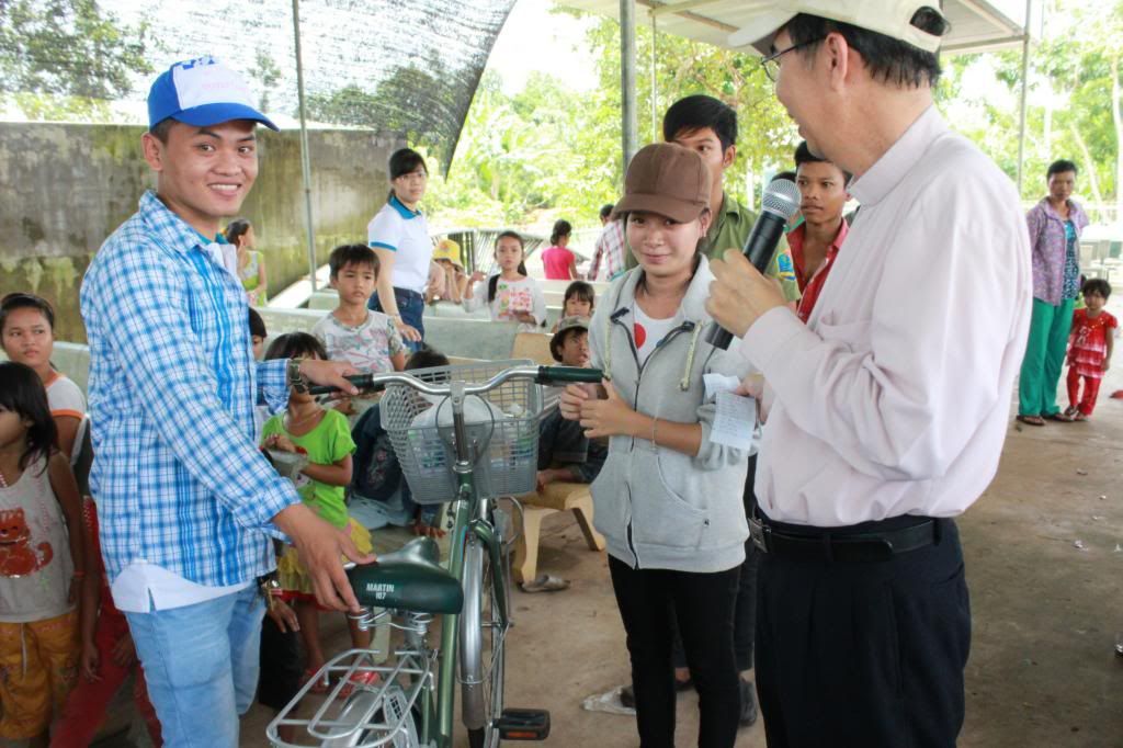 [Doves Club] Tiếp sức đến trường cho học sinh nghèo vùng xa - 12