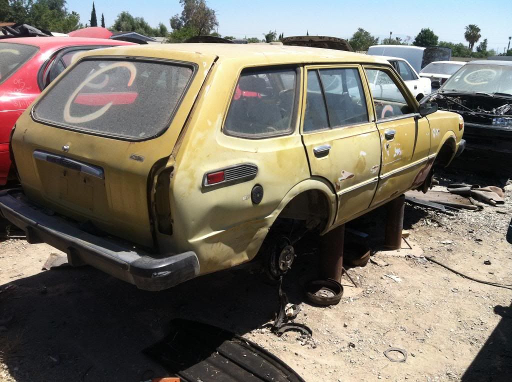 junkyard014_zps49402199.jpg